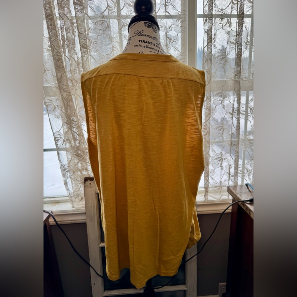 Ricki’s Tank Top. - Picture 7 of 7